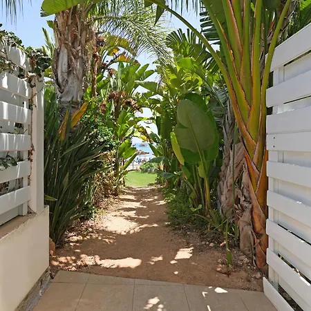 Artemis - 30m From Pernera Villa