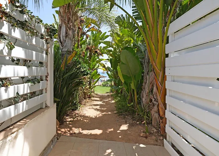 Artemis - 30m From Pernera Villa