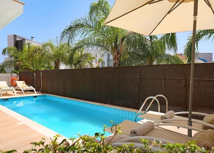 Artemis - 30m From Pernera Villa Protaras