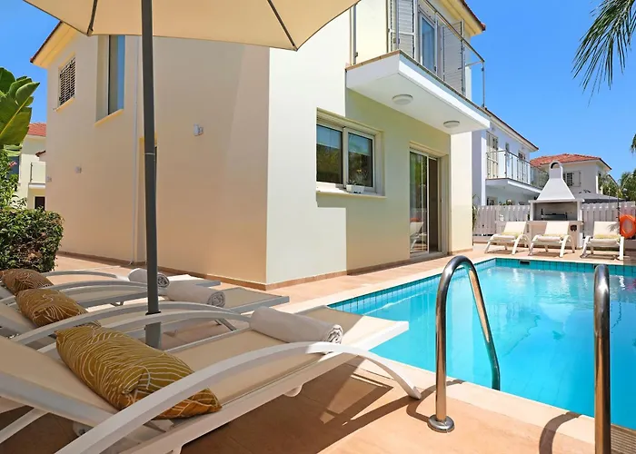 Artemis - 30m From Pernera Villa