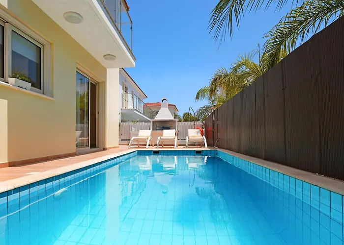 Artemis - 30m From Pernera Villa