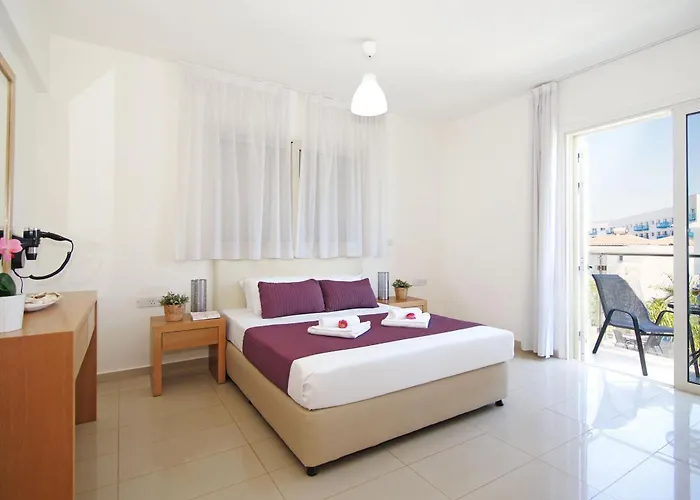 Villa Artemis - 30m From Pernera *