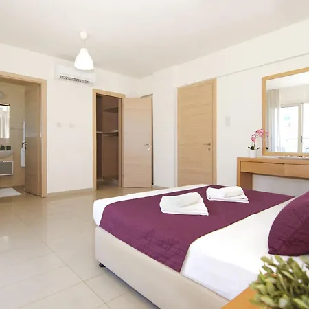 Artemis - 30m From Pernera Villa Protaras