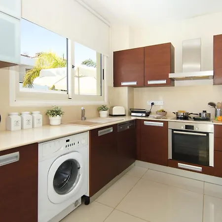 Artemis - 30m From Pernera *