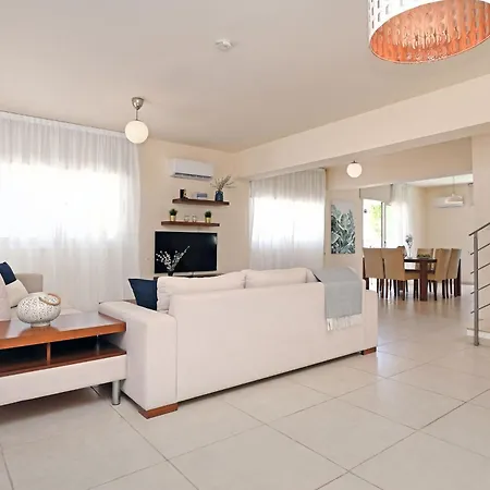 Vilă Artemis - 30m From Pernera Protaras