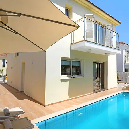 Artemis - 30m From Pernera Tatil Evi Protaras