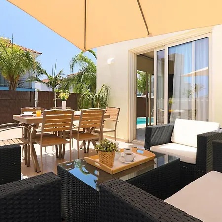 Artemis - 30m From Pernera Protaras