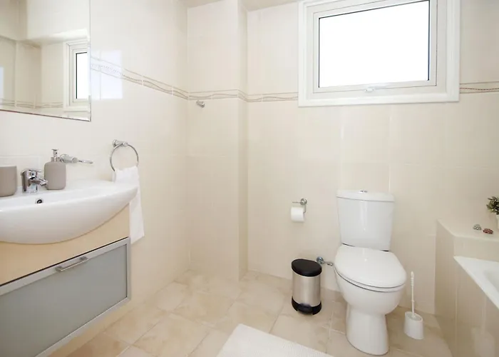 Artemis - 30m From Pernera