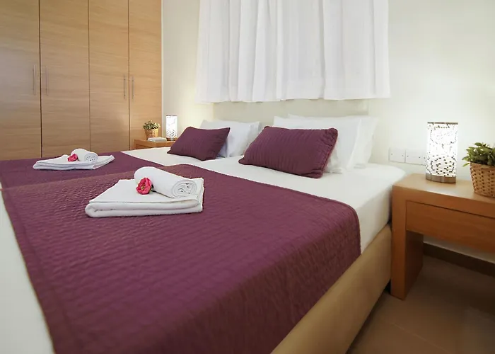 Artemis - 30m From Pernera