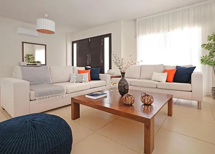 Artemis - 30m From Pernera Vila *