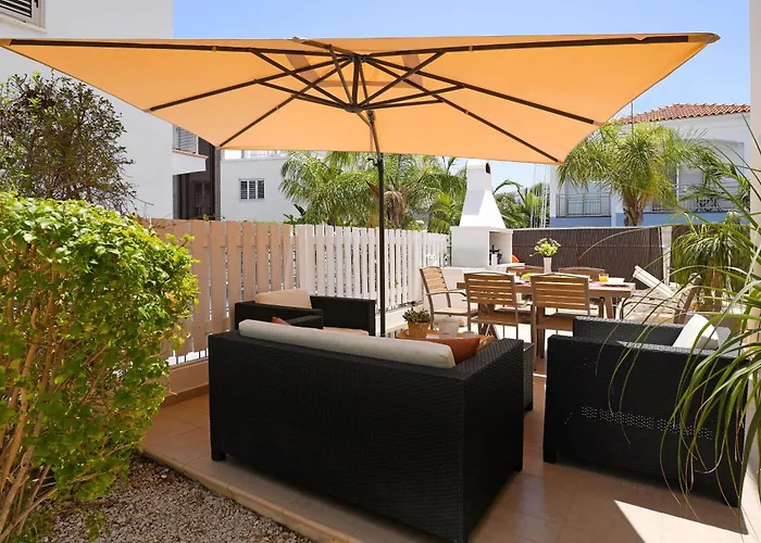 Artemis - 30m From Pernera Vila Protaras